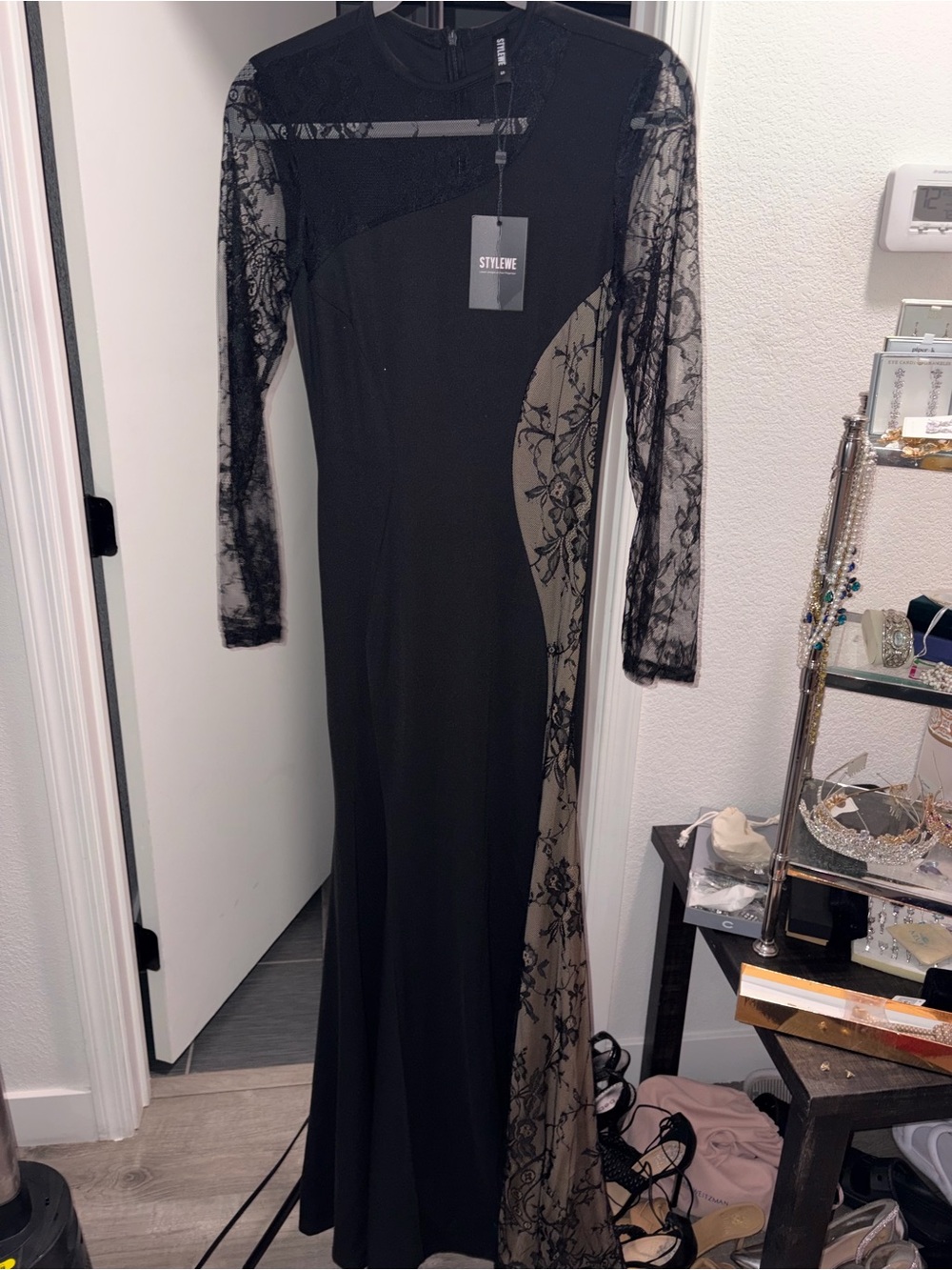 STYLEWE NWT Black & Nude Lace Long Sleeve Maxi Dress (Size Small) - Picture 4 of 6